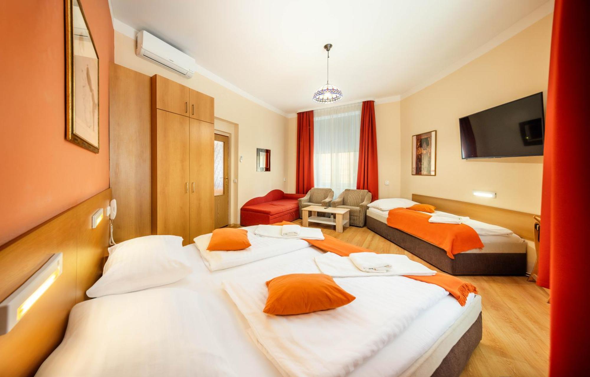 Golden Garni Praag